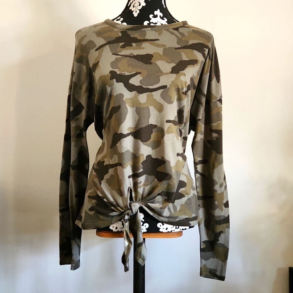 Sale! Como Vintage camo sweater
